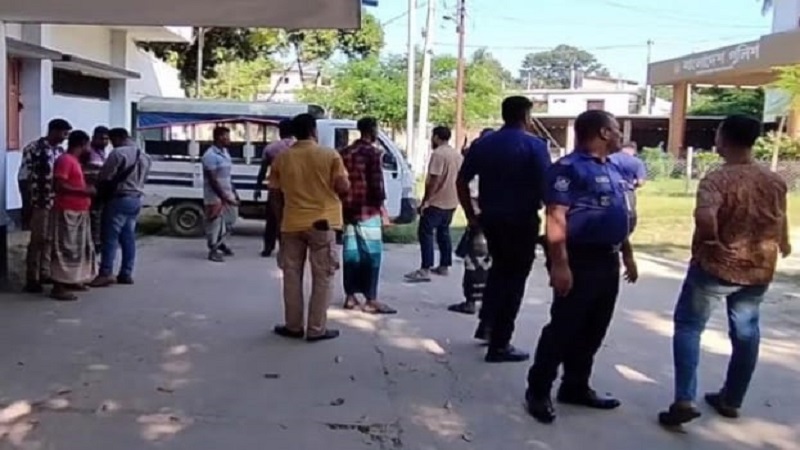 মহাদেবপুরে জমিতে কীটনাশক দেওয়াকে কেন্দ্র করে সংঘর্ষে নিহত ১,আহত ৭